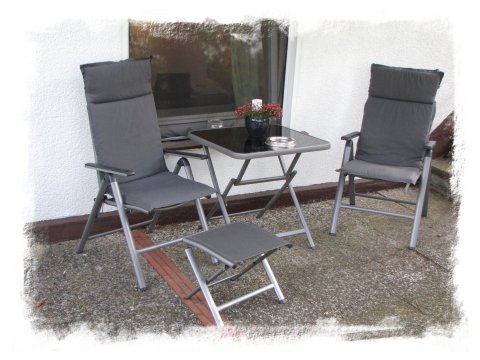Bequeme Gartenm�bel vor dem Apartment!