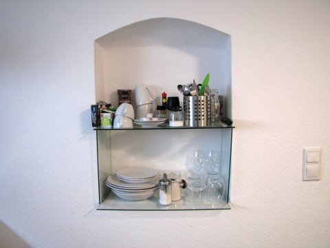 Geschirr, Gläser und Tassen...